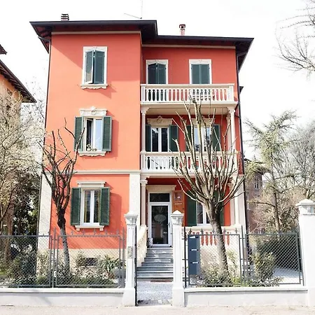 Πανσιόν Meuble' 21 Di Anna Ρέτζιο Εμίλια