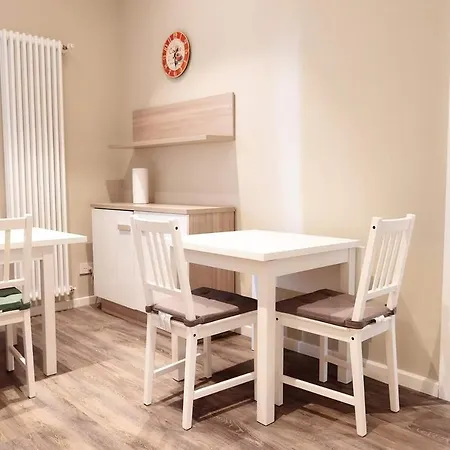 Meuble' 21 Di Anna Konukevi Reggio Emilia
