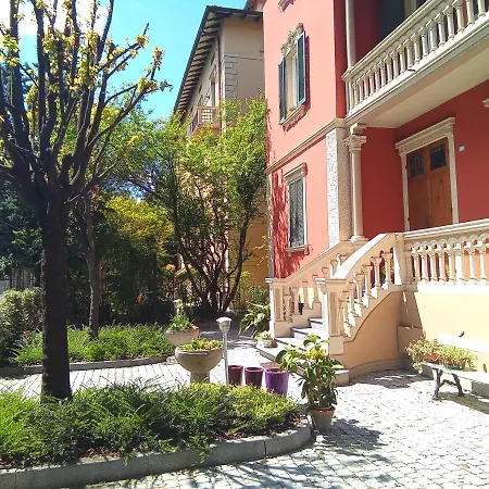 Meuble' 21 Di Anna Πανσιόν *