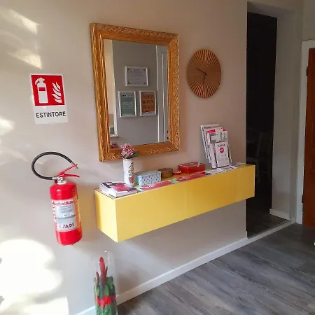 Meuble' 21 Di Anna Πανσιόν Ρέτζιο Εμίλια