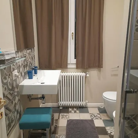 Πανσιόν Meuble' 21 Di Anna Ρέτζιο Εμίλια